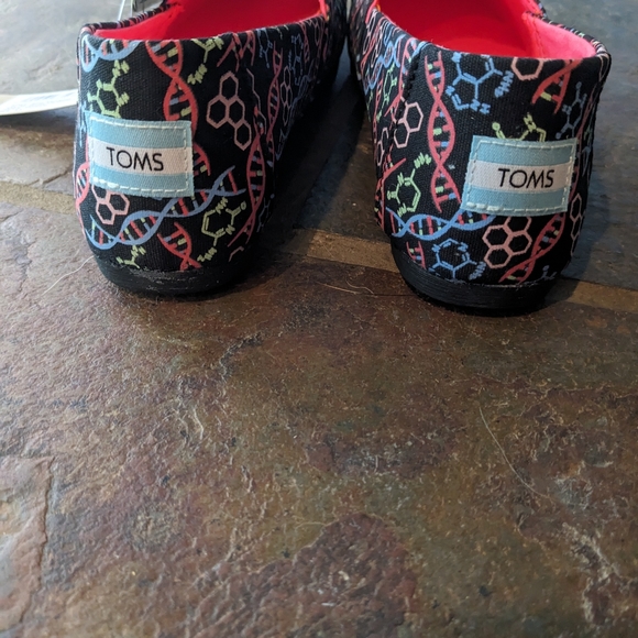 Toms Alpargata NWT&B Black Glow in the Dark DNA Canvas shoe Size 5.5 Women's - Picture 16 of 16